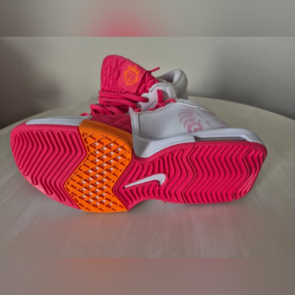 Nike LeBron Basketball Sneakers - Picture 2 of 7